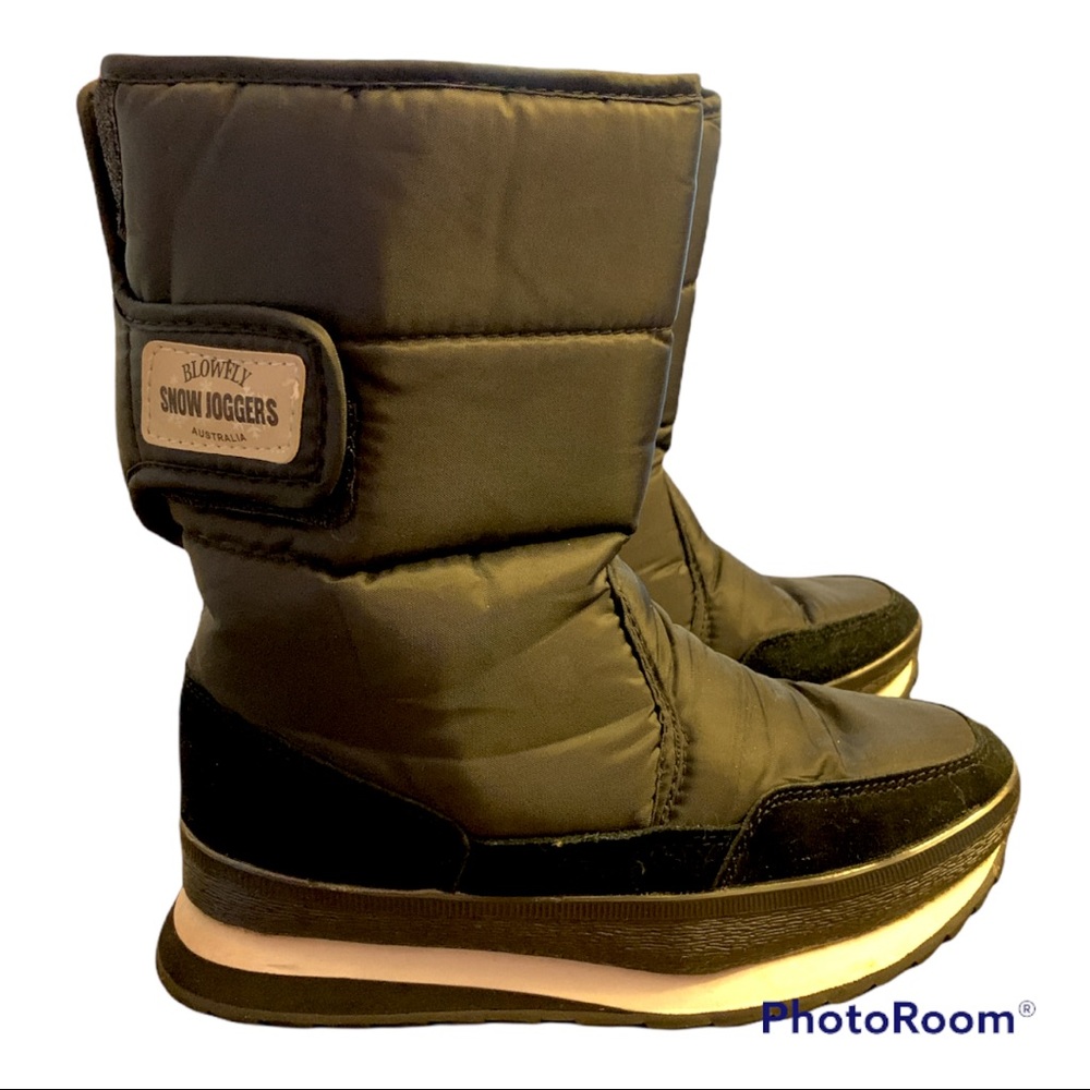 Snow boots